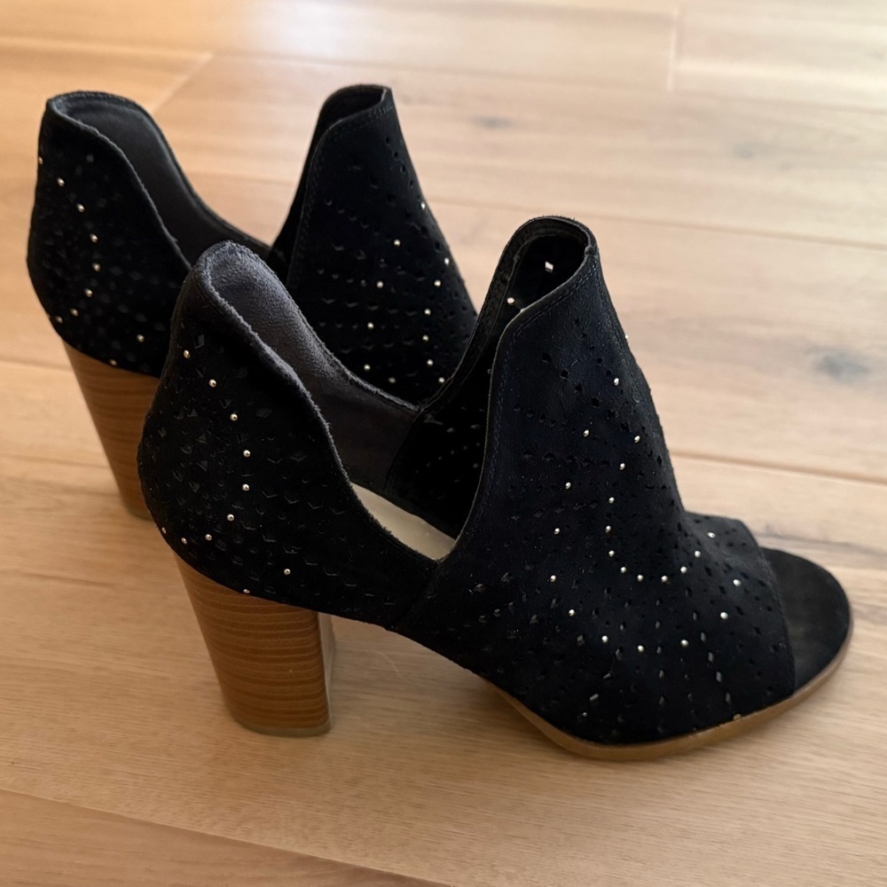 Fergalicious by Fergie Black Cut-Out Booties Size 9